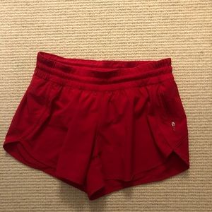 LULULEMON TRACKER SHORTS